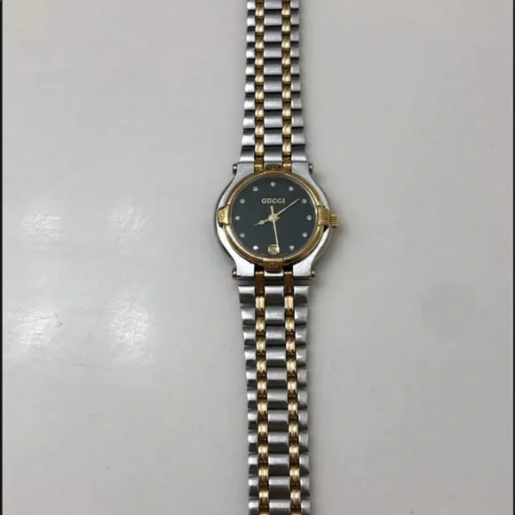 Authentic Ladies Gucci Watch 9000L Diamond 18kGold Gucci 9000L Diamond Watch - GUC82743 | The RealReal main image 3